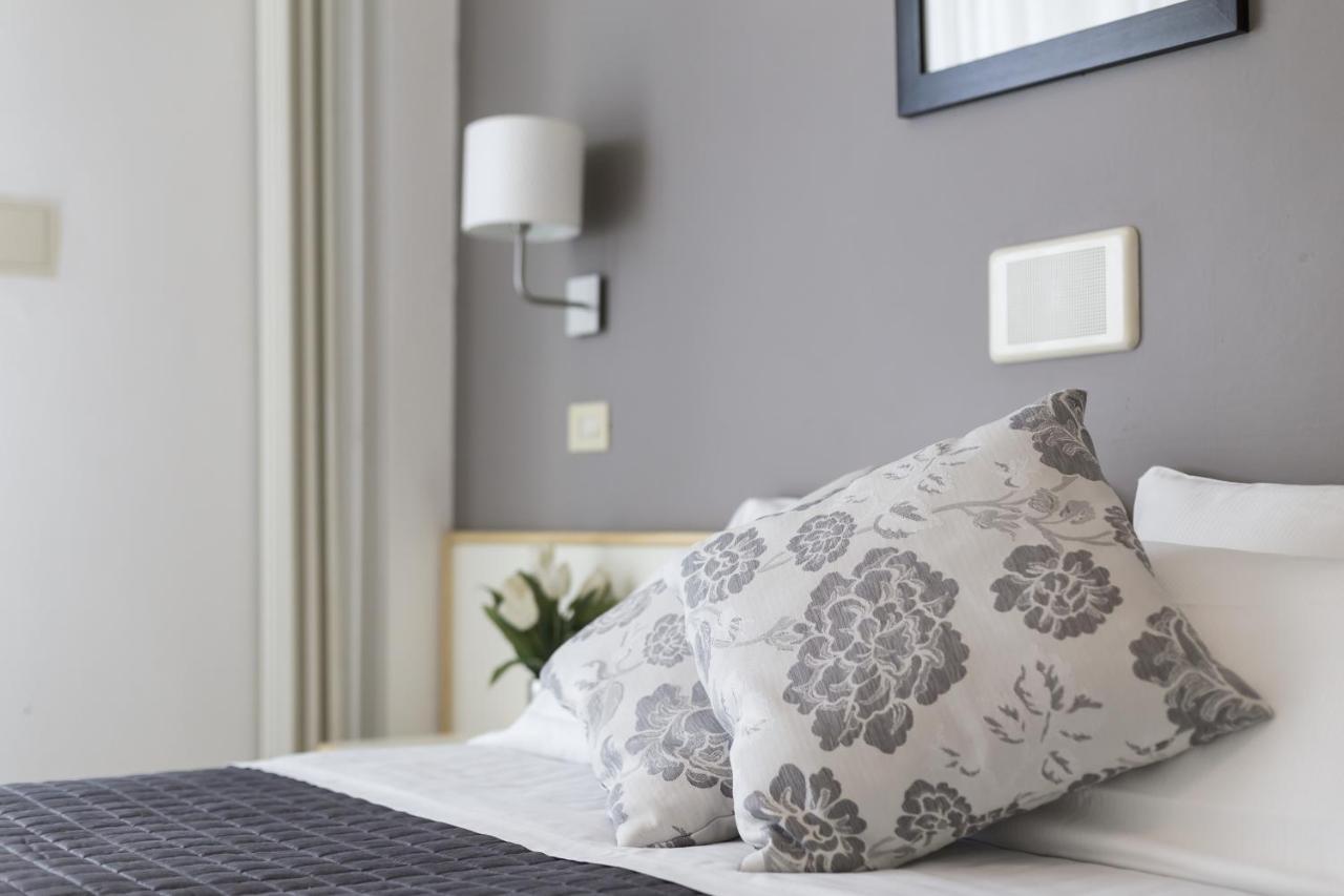 Hotel Carignano Riccione Buitenkant foto